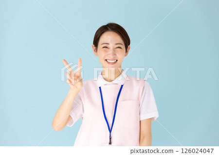 圍裙女人護理員托兒所老師醫療和平 126024047