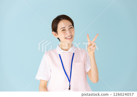 圍裙女人護理員托兒所老師醫療和平 126024057