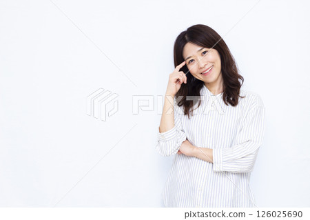 擔心自己笑容的女人 126025690