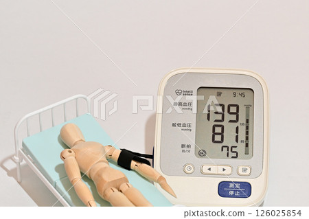 Blood pressure measurement image 126025854