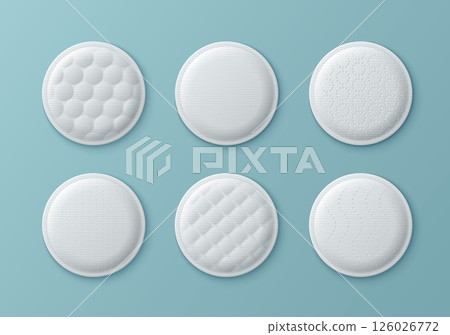 Set of white round cotton pads 126026772