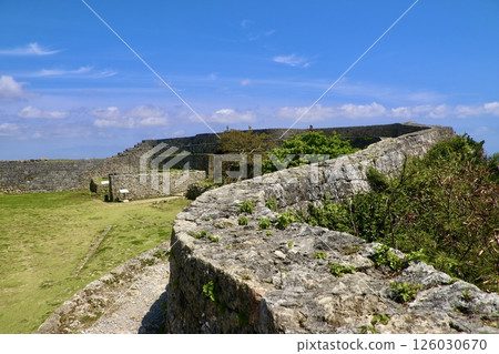 Nakagusuku Castle Ruins and First Wall (Kitanakagusuku Village, Okinawa Prefecture) 126030670