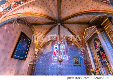 interiors of the Saint Pierre church, Marennes, France interiors of the Saint Pierre church, Marennes, France 126031040
