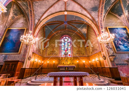interiors of the Saint Pierre church, Marennes, France interiors of the Saint Pierre church, Marennes, France 126031041