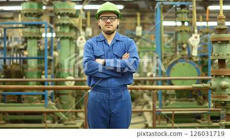 工人在工廠工作 126031719