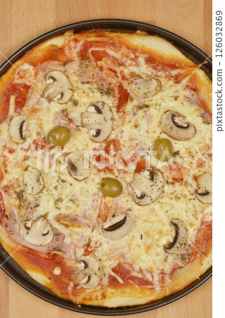 Baked pizza 126032869
