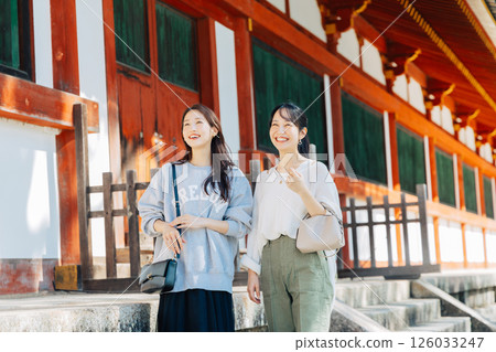 兩位女士在奈良觀光 126033247