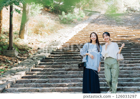 一對女性在奈良觀光 126033297