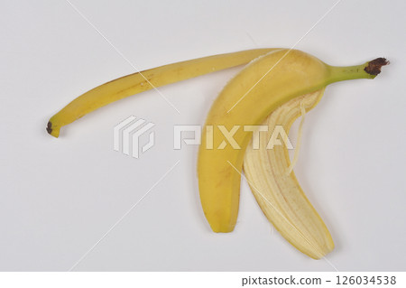 Banana peel 126034538