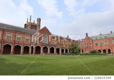 Queen's University, Belfast Queen's University, Belfast 126035394