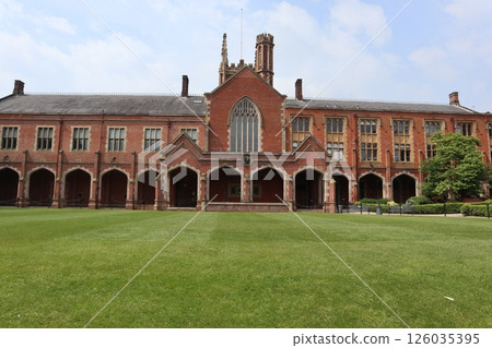 Queen's University, Belfast 126035395