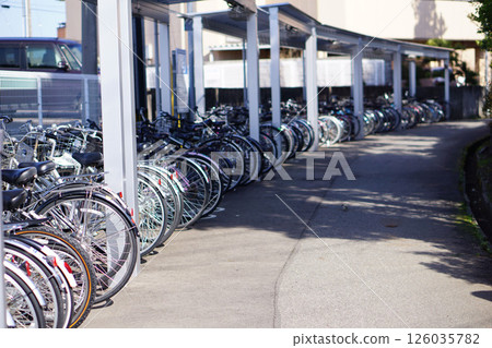 停車區的自行車 停車區的自行車 126035782