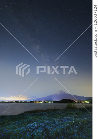 Starry Sky and Mount Fuji 126037124