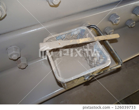 Bridge repainting work (brush) 126039733