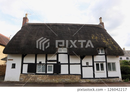 Thatched roof house in Prestbury, Cheltenham 126042217