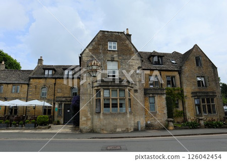 Bourton-on-the-Water, Cotswolds 126042454