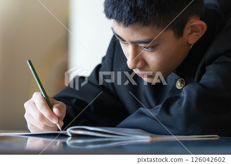 男孩學習學習 男孩學習學習 126042602