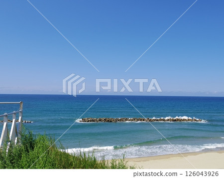 The Sea of Japan as seen from the Kirara Taki Roadside Station (Izumo City, Shimane Prefecture) The Sea of Japan as seen from the Kirara Taki Roadside Station (Izumo City, Shimane Prefecture) 126043926