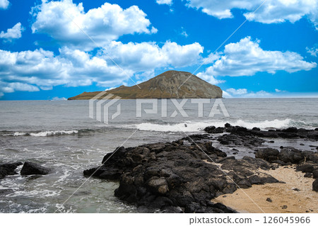 Holiday in Hawaii: View of Rabbit Island (Ma'ana Island) from Makapuu Lookout on Oahu 126045966