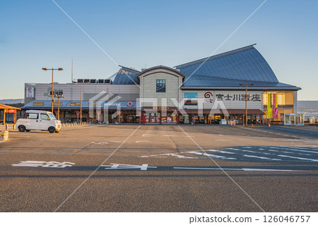 Morning view of the Fujikawa Service Area in Fuji City (Shizuoka Prefecture) 126046757