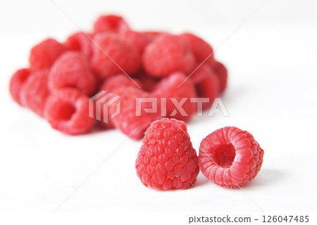 Sweet raspberry isolated 126047485