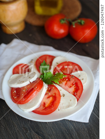 Salad mozzarella 126047497