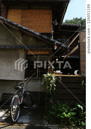 A traditional Japanese house in the downtown area that retains the charm of the Showa period A traditional Japanese house in the downtown area that retains the charm of the Showa period 126051189
