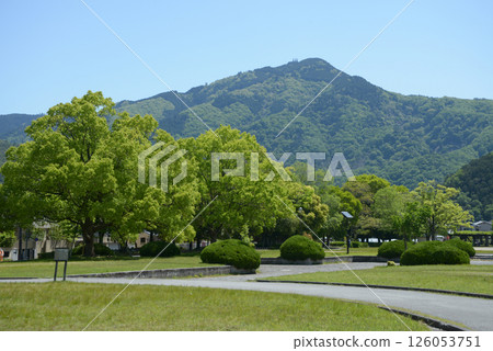 京都市左京區上高野市寶池公園、比叡山遠景 126053751