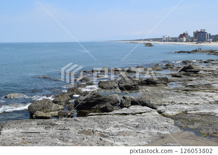 Rock landscape on the Yunohama coast 126053802