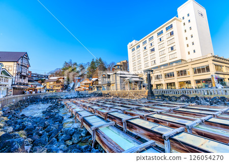 群馬縣吾妻郡草津溫泉湯畑的早晨 126054270