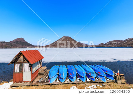 Lake Haruna and Mount Haruna, Takasaki City, Gunma Prefecture Lake Haruna and Mount Haruna, Takasaki City, Gunma Prefecture 126054300