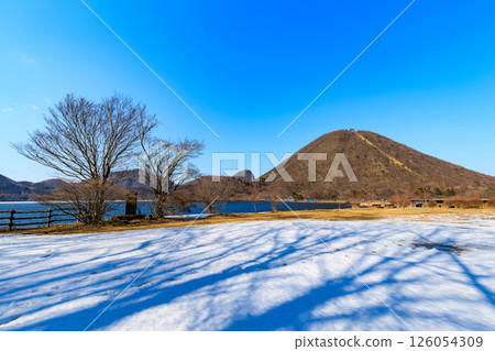 Lake Haruna and Mount Haruna, Takasaki City, Gunma Prefecture Lake Haruna and Mount Haruna, Takasaki City, Gunma Prefecture 126054309