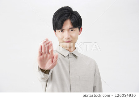 男性、禁止姿勢、20 多歲、白色背景 126054930
