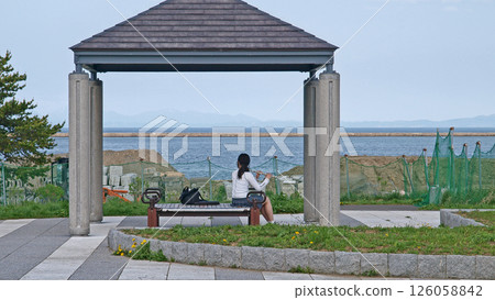 小樽：在公園吹笛子的人，可以欣賞到海景 126058842