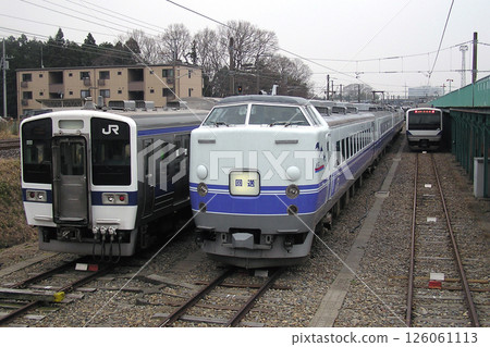 停泊在勝田車輛中心（茨城縣常陸那珂市）的常磐線列車 126061113