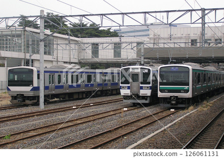 一列常磐線列車停在勝田站（茨城縣常陸那珂市）的岔路口上 126061131