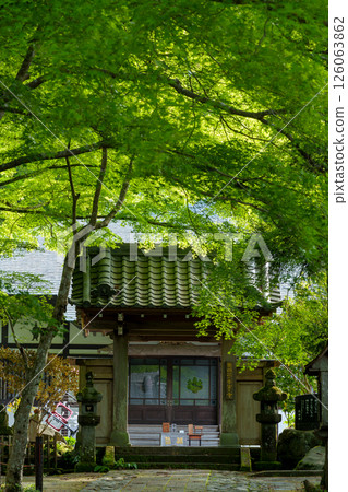 綠樹環繞的龍光山曹洞禪長安寺 126063862