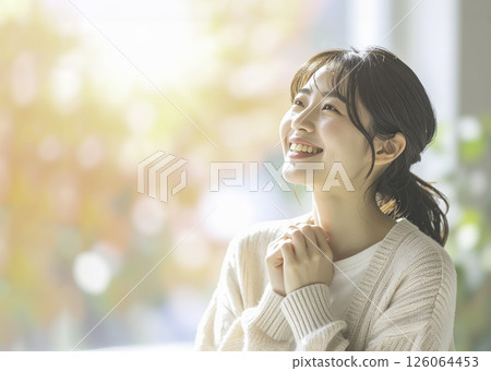 一個女人感到幸福 126064453