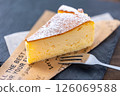 Cut cheesecake, light and fluffy 126069588