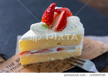 strawberry shortcake 126069590