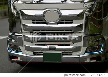 大卡車前燈 126073713