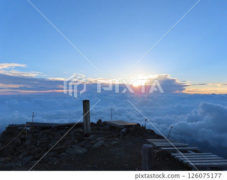 盛夏的御嶽山(山頂日出) 盛夏的御嶽山(山頂日出) 126075177