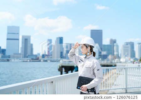 建築業的女性 建築業的女性 126076125