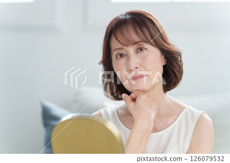 老年女性擔心美麗 126079532