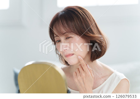 老年女性擔心美麗 126079533