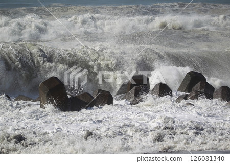 Waves crashing on Katsurahama Beach Waves crashing on Katsurahama Beach 126081340