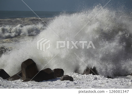 Waves crashing on Katsurahama Beach Waves crashing on Katsurahama Beach 126081347