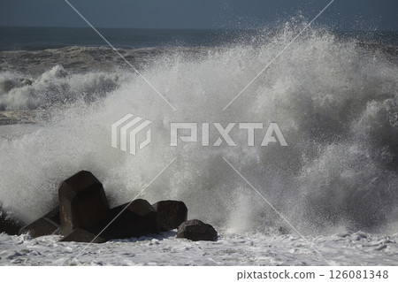 Waves crashing on Katsurahama Beach Waves crashing on Katsurahama Beach 126081348