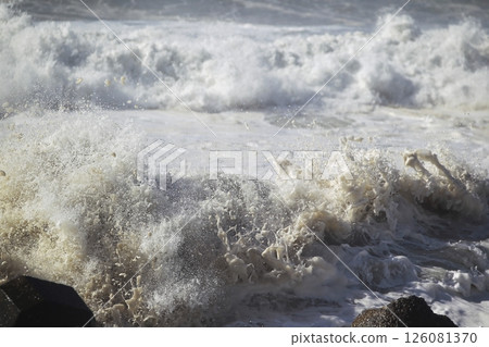 Waves crashing on Katsurahama Beach 126081370