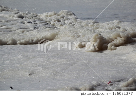 海浪拍擊桂濱 海浪拍擊桂濱 126081377